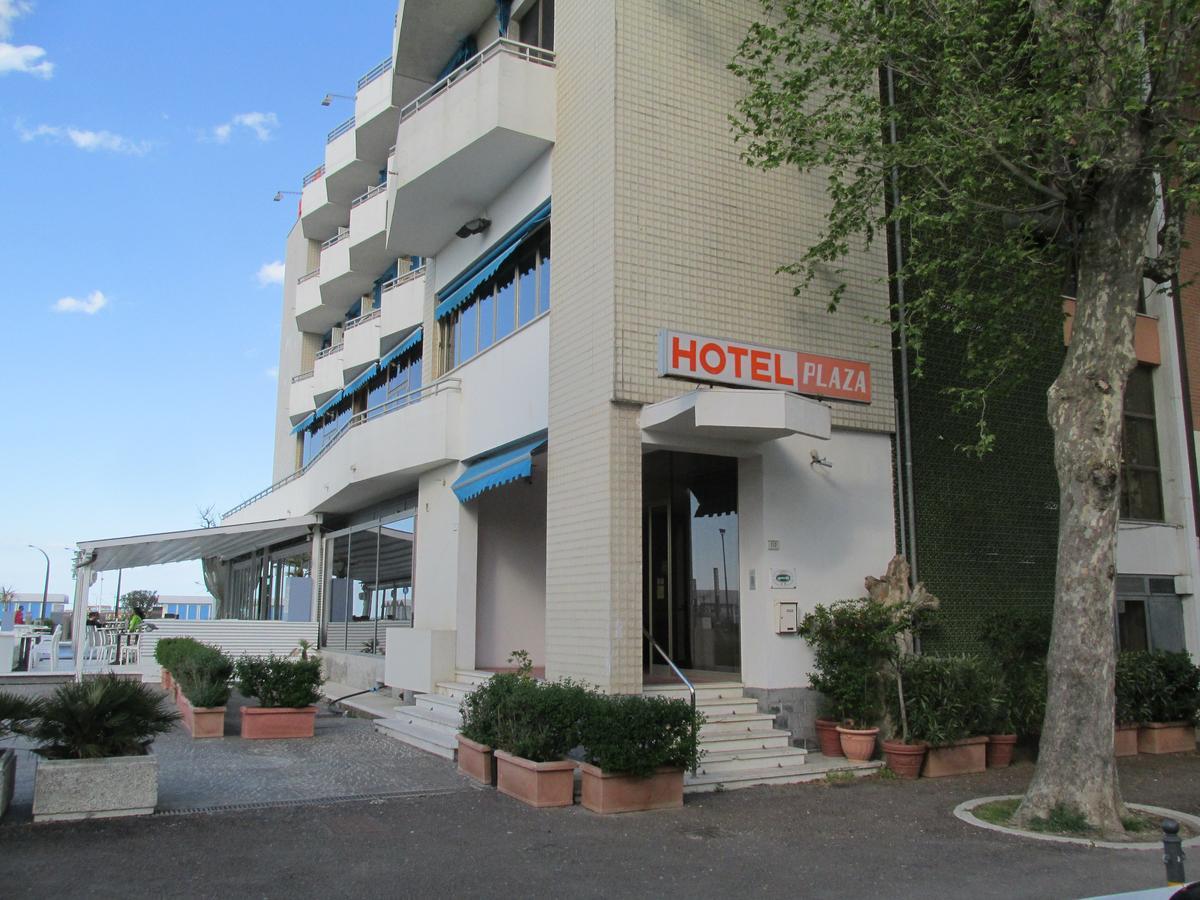 Hotel Plaza Фано Екстериор снимка